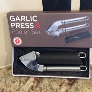 Garlic Press & Peeler Set